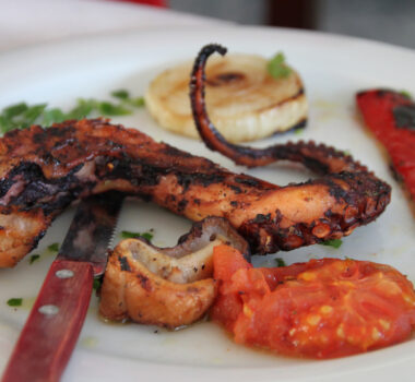 Sample the best local cuisine during your 48 hours in Athens!